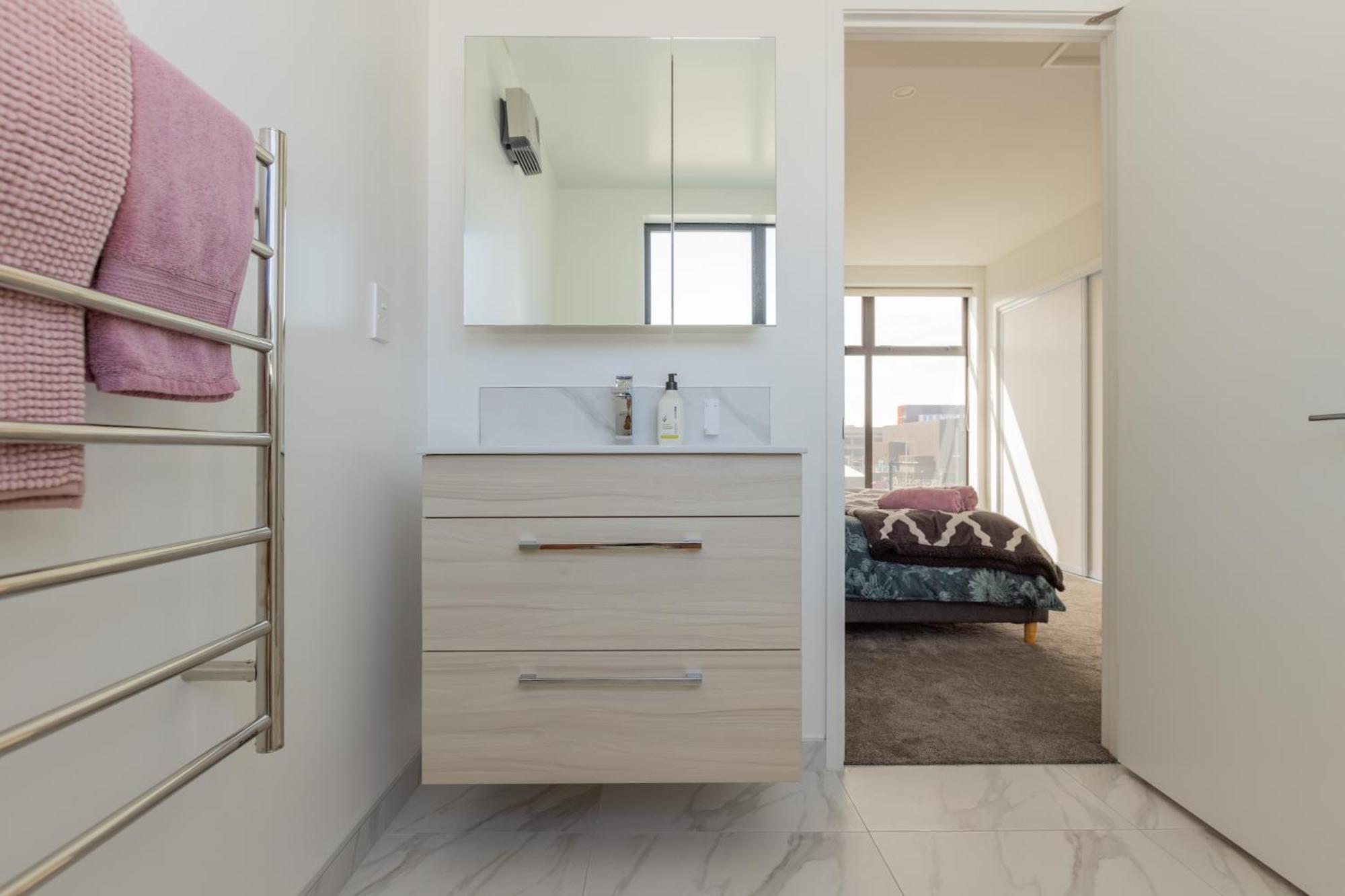 Luxury 2 Bedroom Townhouse By Hagley Park In Cbd كريستتشيرش المظهر الخارجي الصورة